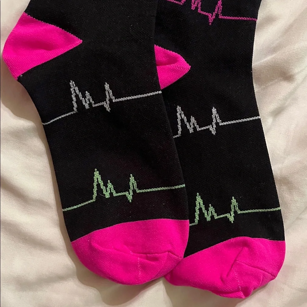 New Large compression knee socks black pink heart monitor print nurse doctor NEW